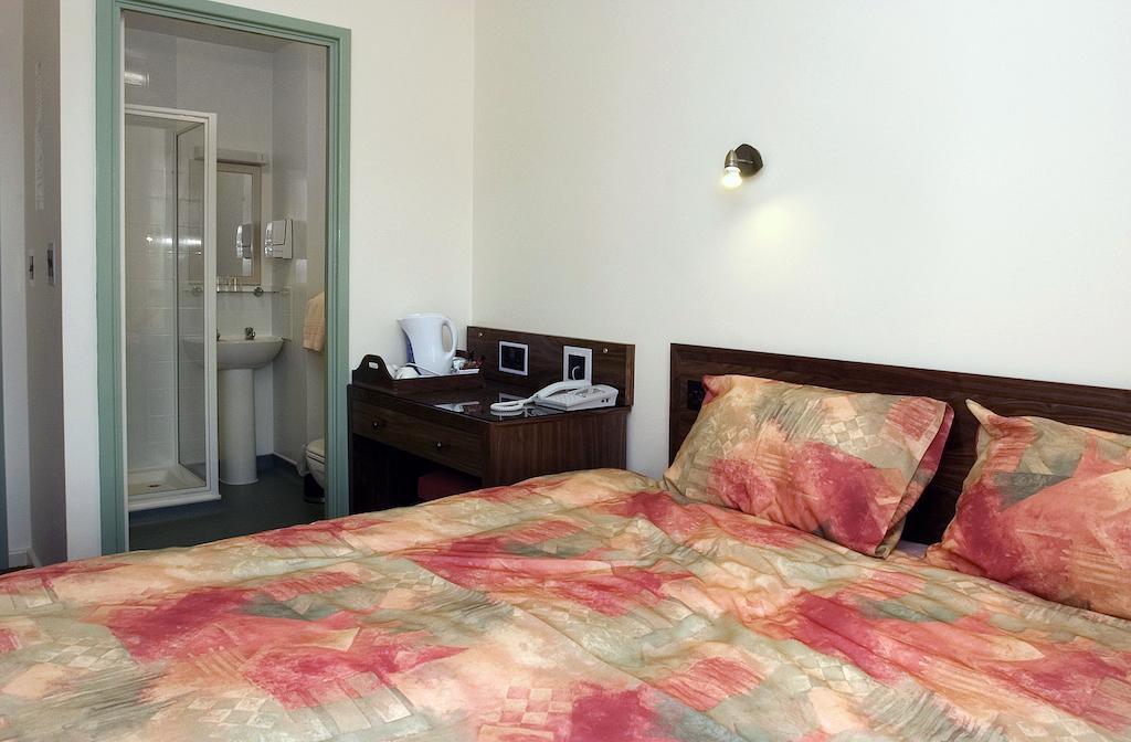 The Robin 2 Hotel วุลฟ์เวอร์แฮมป์ตัน ห้อง รูปภาพ